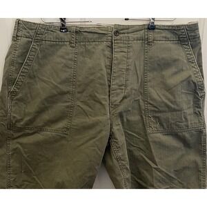 AMERICAN EAGLE OUTFITTERS Army Green Cargo Shorts Mens 40 Button Fly